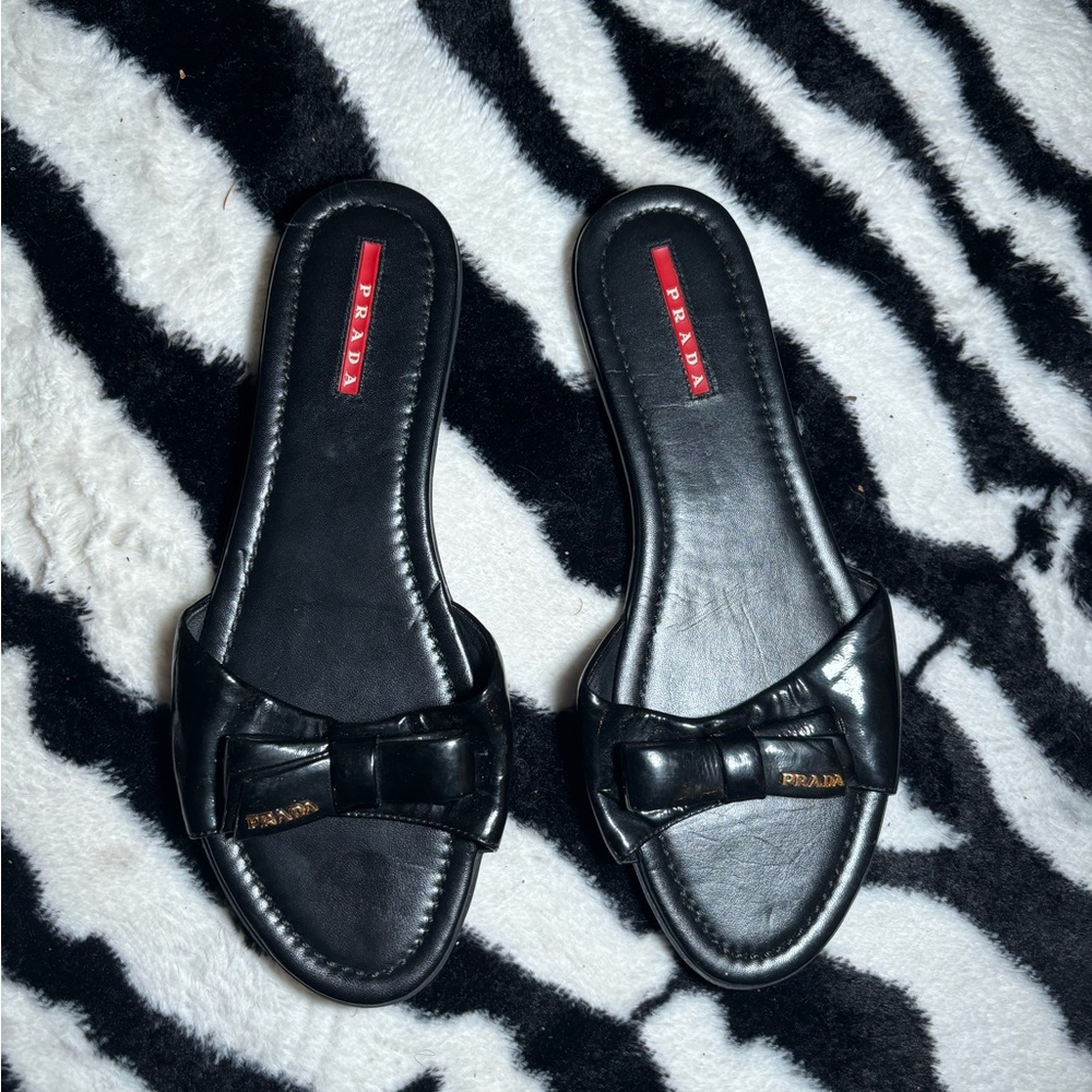 Prada leather black bow sandals / flip flop slide flats